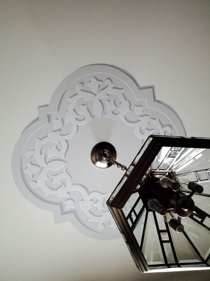 Ceiling medallion