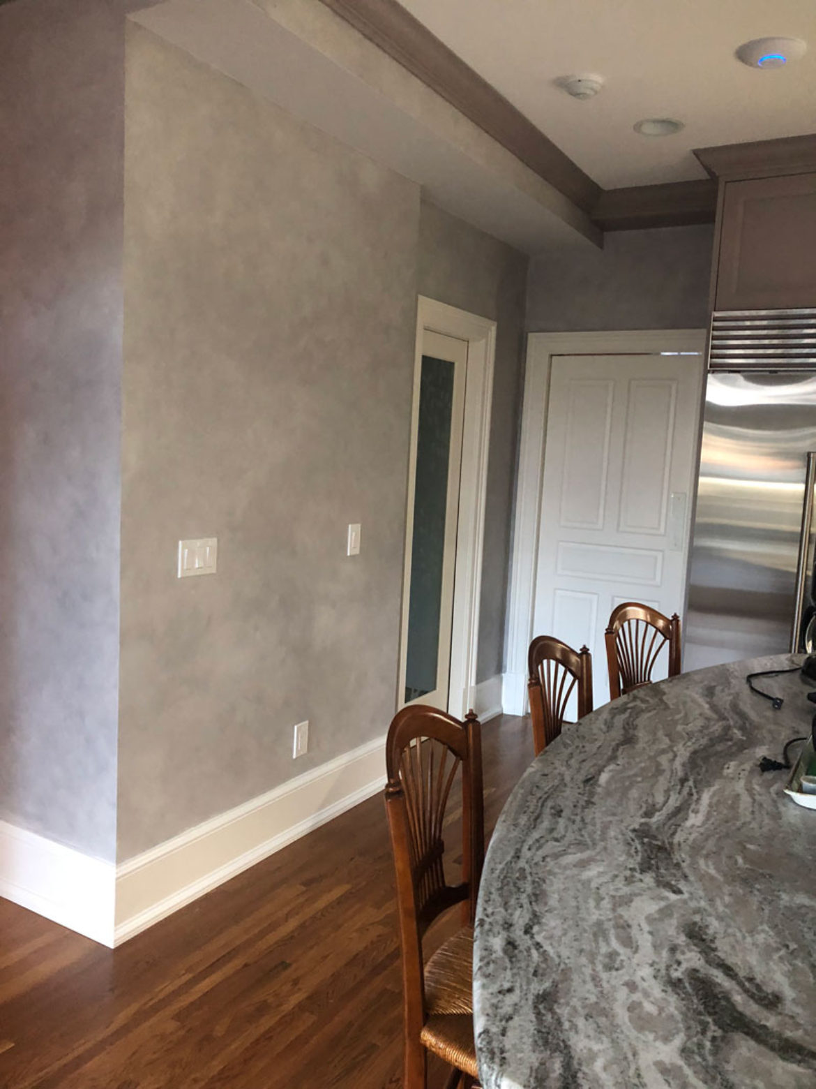 Gray glazed kitchen walls